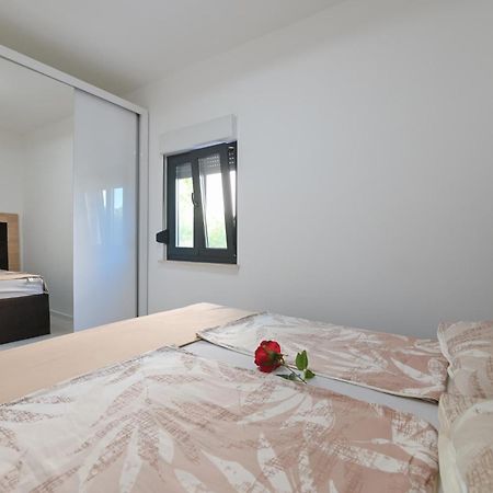 Villa Ami Кустичи Номер фото
